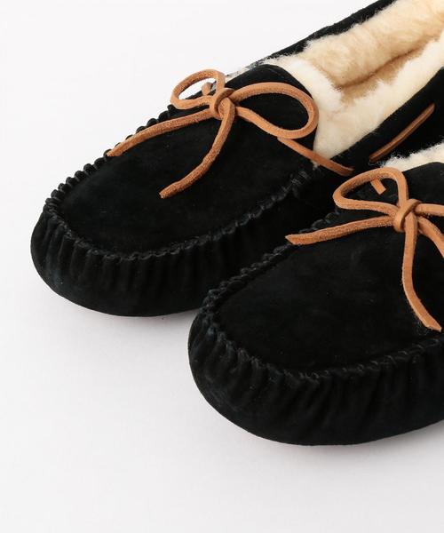 UGG(アグ)の「【WEB限定】<UGG(アグ)>DAKOTAダコタ スリッポンシューズ ◆(モカシン/デッキシューズ・レディース・ブラック/グレー/ブラウン・6/7/8/5)」の7枚目の写真