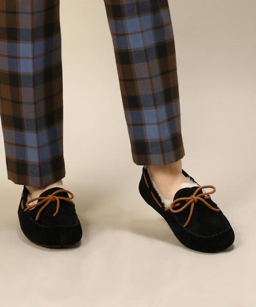 UGG(アグ)の「【WEB限定】<UGG(アグ)>DAKOTAダコタ スリッポンシューズ ◆(モカシン/デッキシューズ・レディース・ブラック/グレー/ブラウン・6/7/8/5)」の11枚目の写真