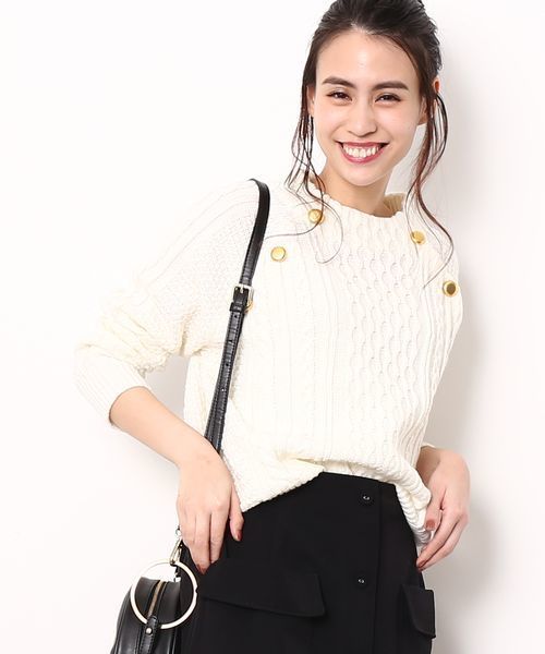 VIS（ビス）の「【WEB限定カラー】ボタン付きボトルネックプルオーバー（ニット/セーター・レディース・ホワイト/ライトグレー/ネイビー/ブルー系その他4・FREE）」の2枚目の写真