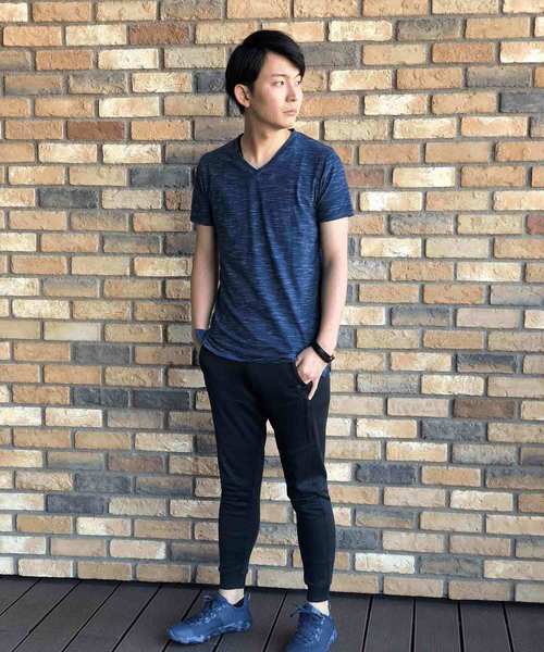 UNDER ARMOUR（アンダーアーマー）の「メンズ ライフスタイル半袖Tシャツ / スポーツスタイルコアVネック（Tシャツ/カットソー・メンズ・ブラック/ダークオリーブ/ホワイト/ネイビー/レッド/チャコールグレー/エメラルド・3XL/M/XXL/S/XL/L/SM/LG/MD）」の11枚目の写真