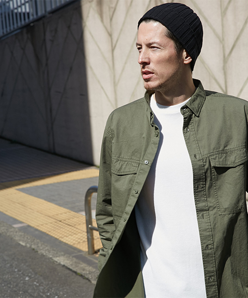 AZUL by moussy（アズールバイマウジー）の「長袖ミリタリーシャツ（シャツ/ブラウス・メンズ・ブラック/カーキ・SMALL/MEDIUM/LARGE）」の2枚目の写真