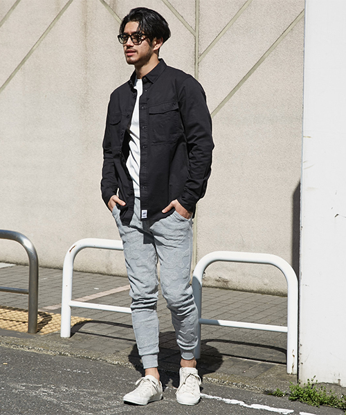 AZUL by moussy（アズールバイマウジー）の「長袖ミリタリーシャツ（シャツ/ブラウス・メンズ・ブラック/カーキ・SMALL/MEDIUM/LARGE）」の6枚目の写真