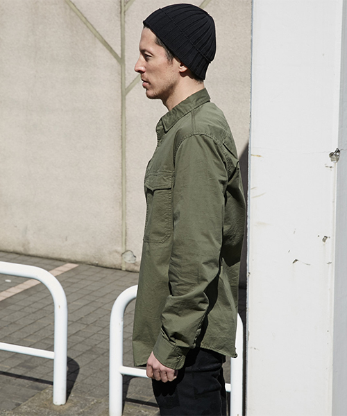 AZUL by moussy（アズールバイマウジー）の「長袖ミリタリーシャツ（シャツ/ブラウス・メンズ・ブラック/カーキ・SMALL/MEDIUM/LARGE）」の16枚目の写真