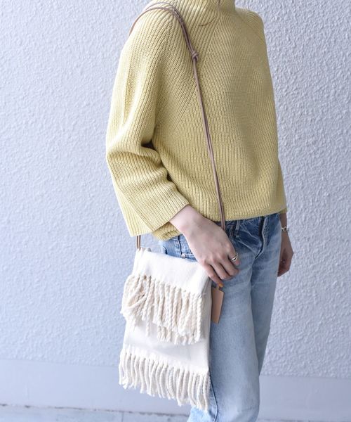 Prefer SHIPS(プリファーシップス)の「MARY AL TERNA:フリンジショルダー(ショルダーバッグ・レディース・ブラック/ベージュ・ONE SIZE)」の6枚目の写真