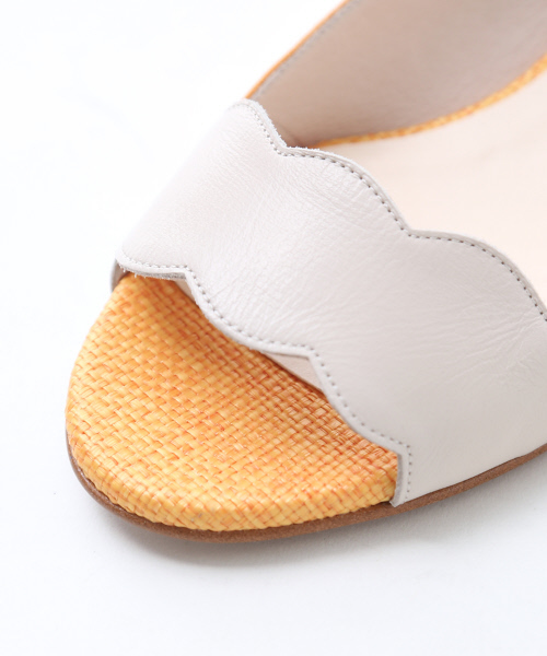 Au BANNISTER（オゥバニスター）の「スカラップオープントゥパンプス（パンプス・レディース・ブラック/ブルー/オレンジ・36/37/38/39/35）」の11枚目の写真