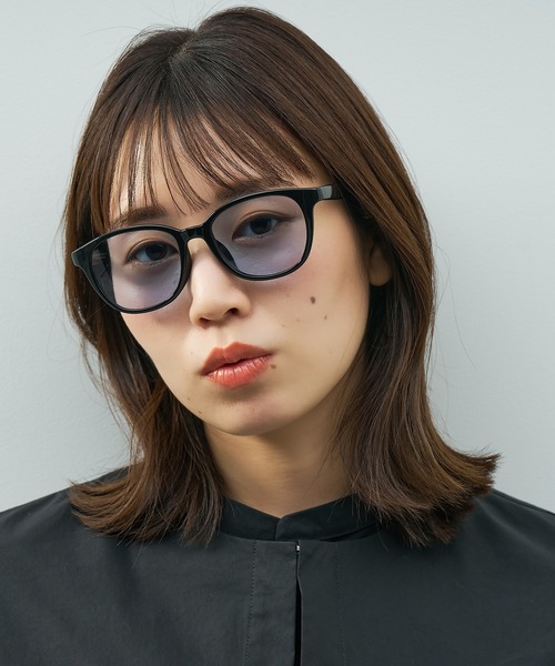 Zoff(ゾフ)の「SUNCUTGlasses/UV100%CUT ウェリントン型 サングラス | カラーレンズ 軽量 TR素材 紫外線対策 UVカット ユニセックス(サングラス・レディース・ブラック/ブラック系その他/ブラウン系その他/ライトイエロー/ブラウン系その他2/クリア/ブラウン/レッド系その他/グレー/ブラック系その他3/クリアブルー/ライトピンク/ブラック系その他2/その他1/ブラウン系その他3/ライトグレー系/ブルー系/ライトグレー系1/ブラウン系その他4/ブラウン系その他5/ブラック系その他4/ブラック系その他6/ブラック系その他5・FREE)」の3枚目の写真