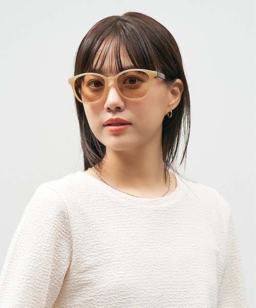 Zoff(ゾフ)の「SUNCUTGlasses/UV100%CUT ウェリントン型 サングラス | カラーレンズ 軽量 TR素材 紫外線対策 UVカット ユニセックス(サングラス・レディース・ブラック/ブラック系その他/ブラウン系その他/ライトイエロー/ブラウン系その他2/クリア/ブラウン/レッド系その他/グレー/ブラック系その他3/クリアブルー/ライトピンク/ブラック系その他2/その他1/ブラウン系その他3/ライトグレー系/ブルー系/ライトグレー系1/ブラウン系その他4/ブラウン系その他5/ブラック系その他4/ブラック系その他6/ブラック系その他5・FREE)」の17枚目の写真