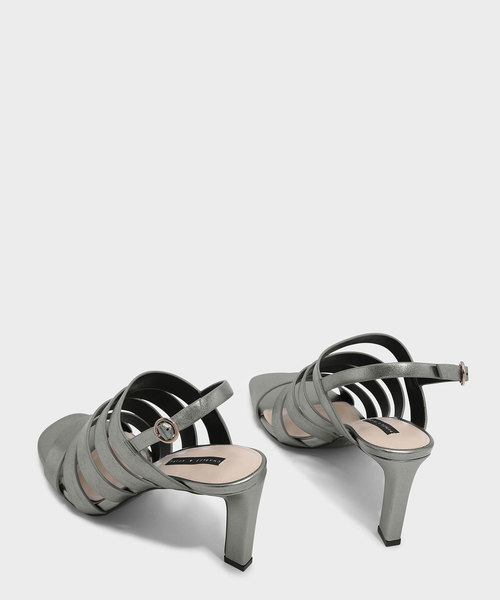 CHARLES & KEITH(チャールズ & キース)の「マルチストラップスリングバックサンダル / MULTI STRAP SLINGBACK SANDALS(サンダル・レディース・オレンジ/ライトグレー・23cm/24.5cm/23.5cm/25cm)」の5枚目の写真