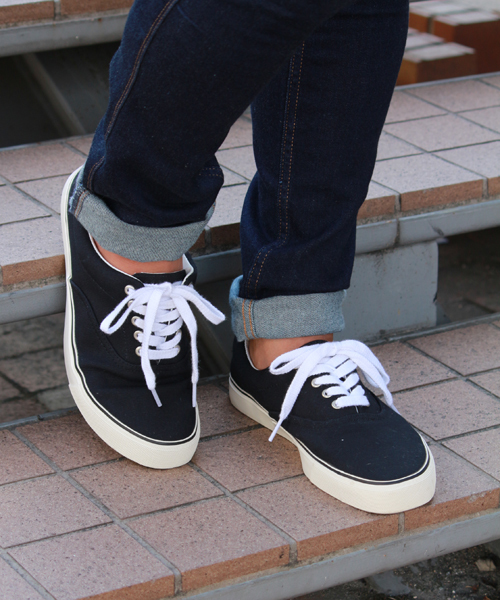 WEGO(ウィゴー)の「WEGO/キャンバスデッキスニーカー(スニーカー・メンズ・ブラック/ブルー/インディゴブルー/ワイン/その他1・26.5/27.5)」の1枚目の写真