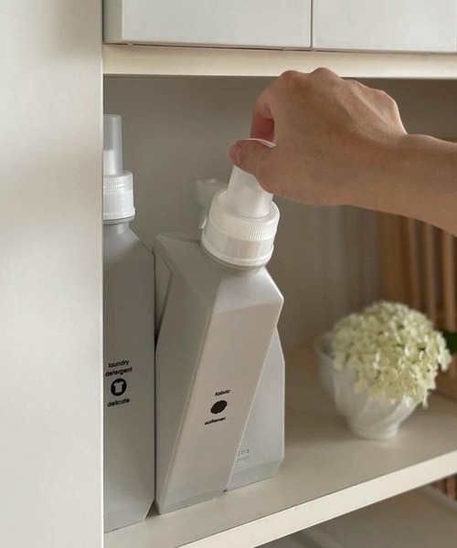 sarasa design（サラサデザイン）の「b2c ランドリーボトル L｜1000ml（ランドリーグッズ・レディース・ホワイト/チャコールグレー/ライトグレー・L）」の3枚目の写真
