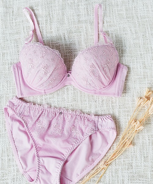 izumi BODY LABO�i�C�Y�~�{�f�B���{�j�́u�����ȃu�����V���[�c�Z�b�g�i�u��&�V���[�c�j�v�b�s���N