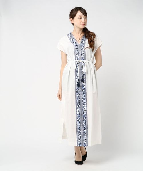 sara mallika（サラ マリカ）の「sara mallika LINE EMB SLEEVELESS 