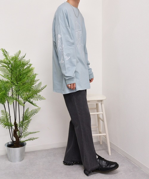 kutir（クティール）の「袖プリントストリートロンT（Tシャツ/カットソー・メンズ・ライトブルー/グレイッシュベージュ/グリーン・LARGE/MEDIUM）」の16枚目の写真