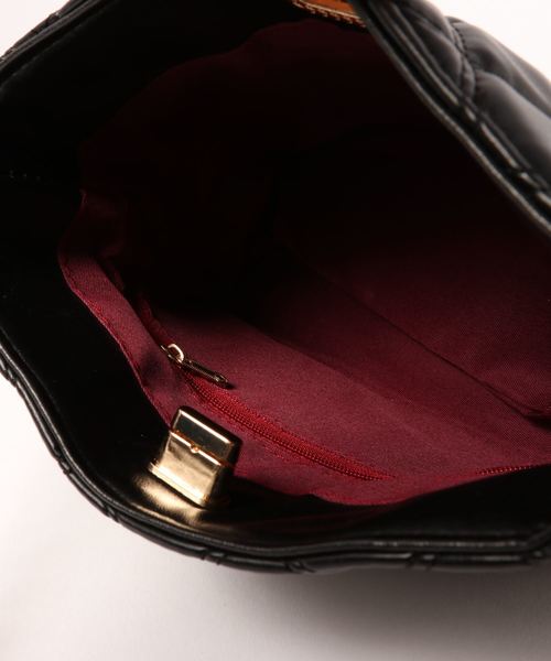 STYLEBLOCK（スタイルブロック）の「エンボスキルティング加工チェーンショルダーバッグ（ショルダーバッグ・レディース・グリーン/ホワイト/ブラック・FREE）」の6枚目の写真