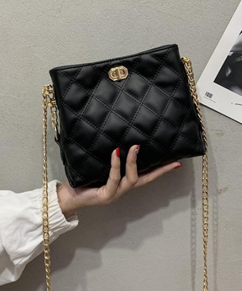 STYLEBLOCK（スタイルブロック）の「エンボスキルティング加工チェーンショルダーバッグ（ショルダーバッグ・レディース・グリーン/ホワイト/ブラック・FREE）」の2枚目の写真