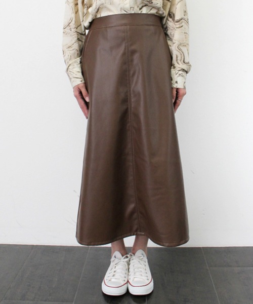 STYLEBLOCK(スタイルブロック)の「PUレザーバックスリットストレートロングスカート(スカート・レディース・ブラック/ライトベージュ/ブラウン・M)」の5枚目の写真