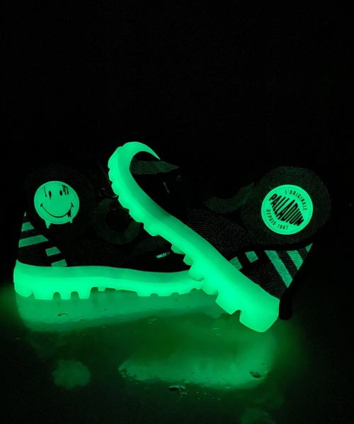 PALLADIUM（パラディウム）の「PALLADIUM/パラディウム PAMPA SMILEY GITD/パンパ スマイリー グロウ イン ザ ダーク（スニーカー・メンズ・ブラック・23cm/23.5cm/24cm/24.5cm/25cm/25.5cm/26cm/26.5cm/27cm/27.5cm/28cm/22.5cm）」の6枚目の写真