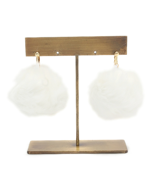 WEGO(ウィゴー)の「WEGO/ミニファーイヤリング(イヤリング・レディース・ホワイト/ブラック/サックスブルー/パープル/ピンク・FREE)」の1枚目の写真