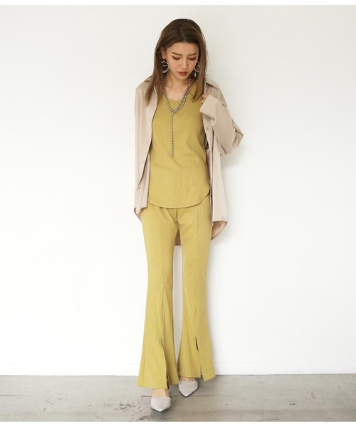 ANAP(アナップ)の「サテンオーバーサイズシャツ(シャツ/ブラウス・レディース・ライトブルー/グレイッシュベージュ/ベージュ・FREE)」の8枚目の写真