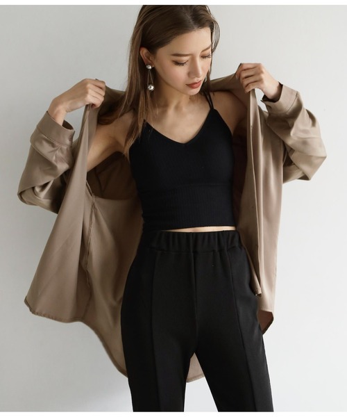 ANAP(アナップ)の「サテンオーバーサイズシャツ(シャツ/ブラウス・レディース・ライトブルー/グレイッシュベージュ/ベージュ・FREE)」の10枚目の写真