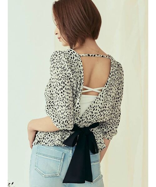 RESEXXY（リゼクシー）の「バックリボンブラウス（シャツ/ブラウス・レディース・ベージュ/アイボリー/その他/その他1・FREE）」の4枚目の写真