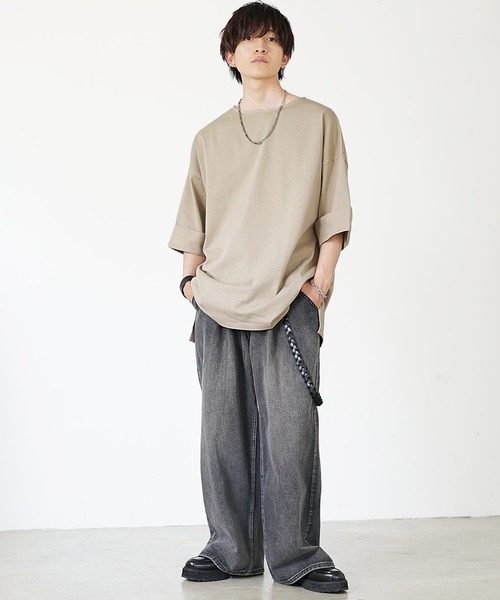 MinoriTY（マイノリティ）の「【MinoriTY】長袖or半袖ヘビーウエイトコットンボートネックTシャツ ロンT 半袖Tシャツ メンズ オーバーサイズ ビッグシルエット 無地 春服 夏服（Tシャツ/カットソー・メンズ・ブラック/ブラウン/グレー/オフホワイト/カーキ/グリーン/レッド/ネイビー/ライトホワイト/スカイブルー/ライトパープル/ベージュ/ブルーグレー/ダークグリーン・M/L/S）」の17枚目の写真