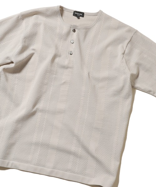 MEN'S BIGI（メンズビギ）の「12Gニット/アイレットストライプ天竺 ヘンリーネックニット（Tシャツ/カットソー・メンズ・ライトグレー/カーキ/ターコイズブルー/マスタード・02/03）」の2枚目の写真