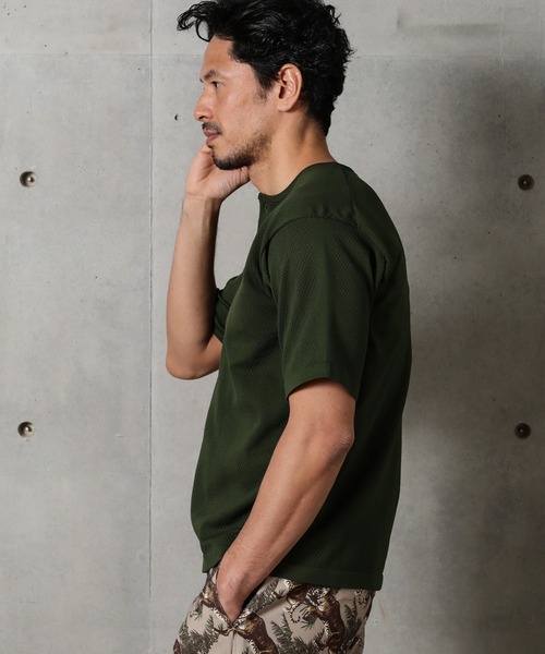 MEN'S BIGI（メンズビギ）の「12Gニット/アイレットストライプ天竺 ヘンリーネックニット（Tシャツ/カットソー・メンズ・ライトグレー/カーキ/ターコイズブルー/マスタード・02/03）」の17枚目の写真