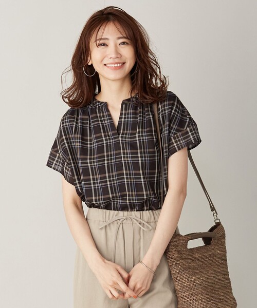 J.PRESS(ジェイプレス)の「シアーチェック&ストライプ カットソー(Tシャツ/カットソー・レディース・ホワイト系1/ベージュ系1/ネイビー系4/ダークブラウン系4・T13/T15)」の2枚目の写真