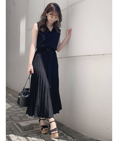 dazzlin(ダズリン)の「プリーツカシュクールワンピース(ワンピース・レディース・ブラック/ベージュ/ピンク・FREE)」の11枚目の写真