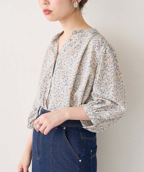 natural couture(ナチュラルクチュール)の「マット金釦とろみサテン6分袖ブラウス(シャツ/ブラウス・レディース・オフホワイト/サックスブルー/ミント/その他1/その他2/その他3/ピンクベージュ・FREE)」の5枚目の写真