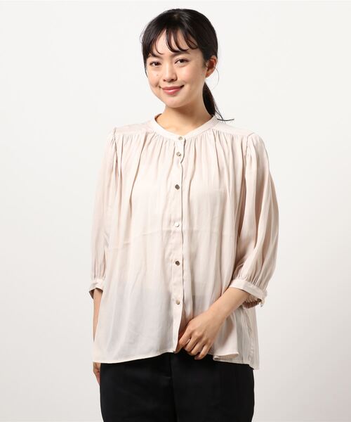 natural couture(ナチュラルクチュール)の「マット金釦とろみサテン6分袖ブラウス(シャツ/ブラウス・レディース・オフホワイト/サックスブルー/ミント/その他1/その他2/その他3/ピンクベージュ・FREE)」の20枚目の写真