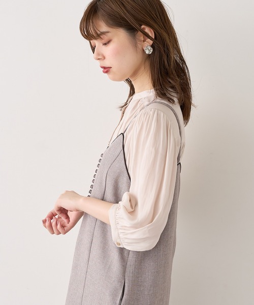 natural couture(ナチュラルクチュール)の「マット金釦とろみサテン6分袖ブラウス(シャツ/ブラウス・レディース・オフホワイト/サックスブルー/ミント/その他1/その他2/その他3/ピンクベージュ・FREE)」の16枚目の写真