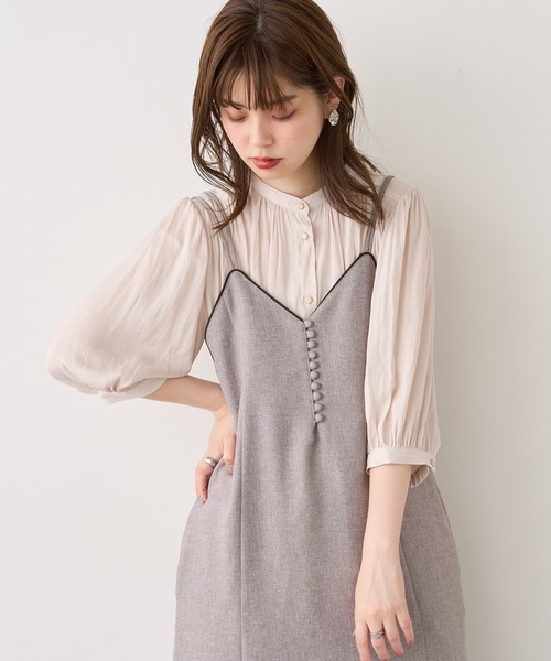 natural couture(ナチュラルクチュール)の「マット金釦とろみサテン6分袖ブラウス(シャツ/ブラウス・レディース・オフホワイト/サックスブルー/ミント/その他1/その他2/その他3/ピンクベージュ・FREE)」の17枚目の写真