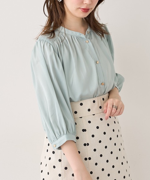 natural couture(ナチュラルクチュール)の「マット金釦とろみサテン6分袖ブラウス(シャツ/ブラウス・レディース・オフホワイト/サックスブルー/ミント/その他1/その他2/その他3/ピンクベージュ・FREE)」の21枚目の写真