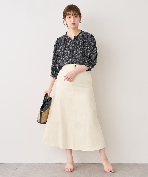 natural couture(ナチュラルクチュール)の「マット金釦とろみサテン6分袖ブラウス(シャツ/ブラウス・レディース・オフホワイト/サックスブルー/ミント/その他1/その他2/その他3/ピンクベージュ・FREE)」の13枚目の写真