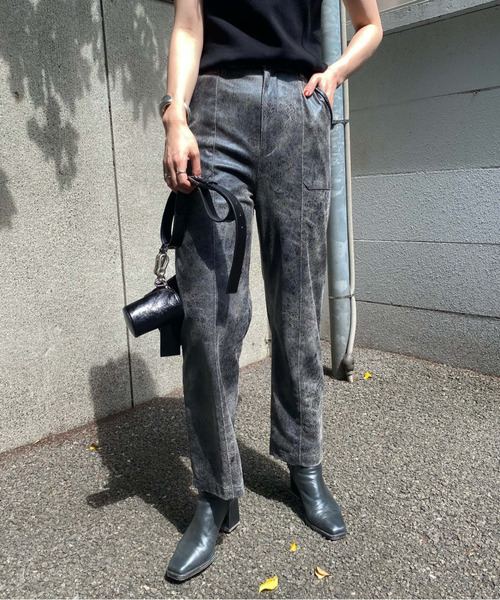 Ameri（アメリ）の「UNDRESSED DENIM DETAIL SYNTHETIC LEATHER