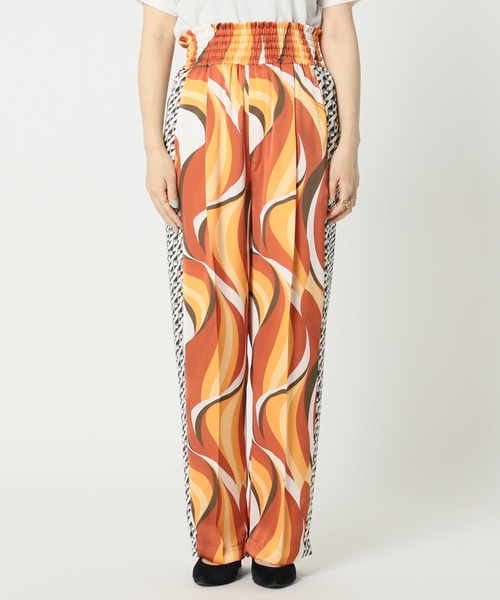 JOURNAL STANDARD(ジャーナルスタンダード)の「【Ayumi.HxJOURNALSTANDARD】ドッキングプリントパンツ◆(その他パンツ・レディース・オレンジ/グリーン・38/36)」の4枚目の写真