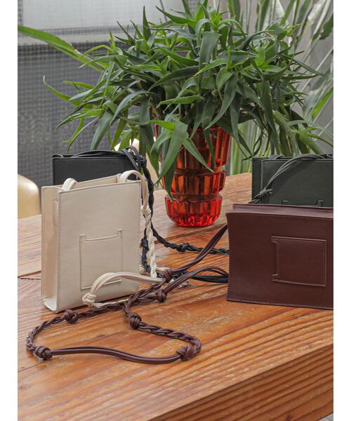 AMERICAN HOLIC(アメリカンホリック)の「【WEB限定】ミニスクエアショルダー(ショルダーバッグ・レディース・ブラック/ダークブラウン/カーキ/アイボリー・FREE)」の20枚目の写真