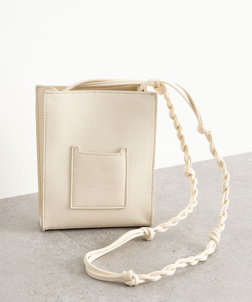 AMERICAN HOLIC(アメリカンホリック)の「【WEB限定】ミニスクエアショルダー(ショルダーバッグ・レディース・ブラック/ダークブラウン/カーキ/アイボリー・FREE)」の3枚目の写真