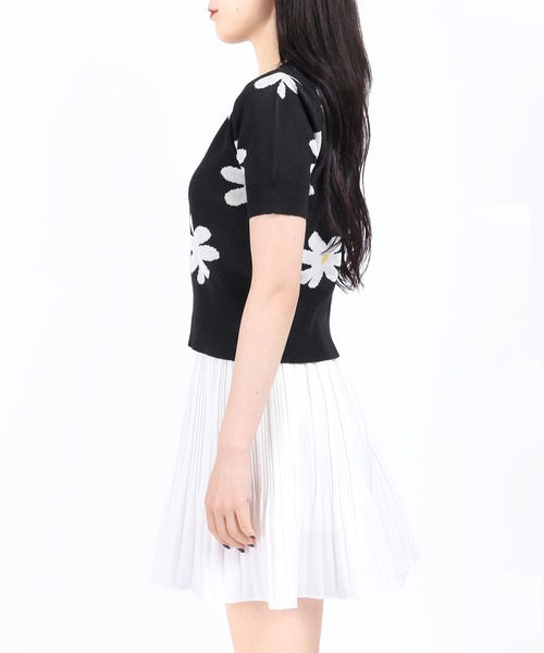 WC(ダブル シー)の「マーガレットニットトップス(ニット/セーター・レディース・ブラック/グリーン・FREE)」の4枚目の写真