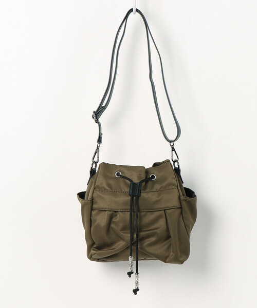 YECCA VECCA(イェッカヴェッカ)の「巾着デザインショルダーバック*(トートバッグ・レディース・ブラック/カーキ・FREE)」の8枚目の写真