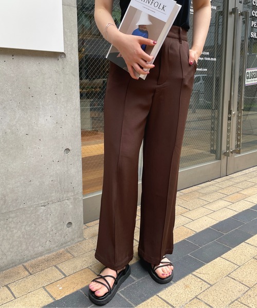 StyleSea(スタイルシー)の「ツイルセンターバギーパンツ(スラックス・レディース・ダークブラウン/パープル/ライトベージュ/グレイッシュブルー・MEDIUM)」の2枚目の写真