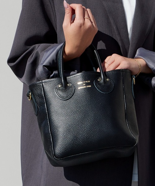 YOUNG&OLSEN The DRYGOODS STORE(ヤングアンドオルセン)の「YOUNG & OLSEN/ヤングアンドオルセン EMBOSSED LEATHER D TOTE S レザー ハンドバッグ レザーバッグ(ハンドバッグ・レディース・グレー/ブラウン/ベージュ/ブラック/オリーブ/チョコ/ブルー/ホワイト・FREE)」の13枚目の写真