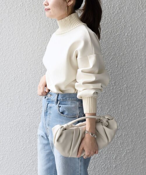 SHIPS（シップス）の「*〈手洗い可能〉ダンボールリブタートル◇（スウェット・レディース・チャコールグレー/ライトブルー/ベージュ/オフホワイト/ライトイエロー・ONE SIZE）」の7枚目の写真