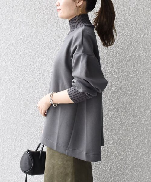 SHIPS（シップス）の「*〈手洗い可能〉ダンボールリブタートル◇（スウェット・レディース・チャコールグレー/ライトブルー/ベージュ/オフホワイト/ライトイエロー・ONE SIZE）」の15枚目の写真