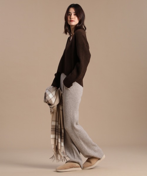 INED（イネド）の「《INED30th×スタイリスト辻直子》Vネッククロップドニット（ニット/セーター・レディース・ダークブラウン/ラベンダー・9号）」の10枚目の写真