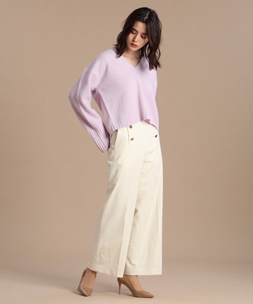 INED（イネド）の「《INED30th×スタイリスト辻直子》Vネッククロップドニット（ニット/セーター・レディース・ダークブラウン/ラベンダー・9号）」の5枚目の写真