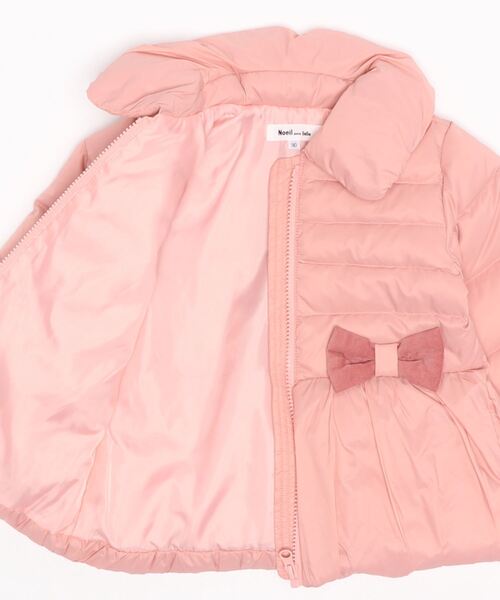 Noeil aime BeBe(ノイユエイムベベ)の「Noeil aime BeBe/撥水 ふんわり 襟 リボンモチーフ 付き タフタ ダウン コート (90~130cm)(ダウンジャケット/コート・キッズ・ピンク/ネイビー・100/130/110/90/120)」の22枚目の写真