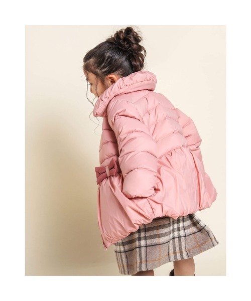 Noeil aime BeBe(ノイユエイムベベ)の「Noeil aime BeBe/撥水 ふんわり 襟 リボンモチーフ 付き タフタ ダウン コート (90~130cm)(ダウンジャケット/コート・キッズ・ピンク/ネイビー・100/130/110/90/120)」の3枚目の写真